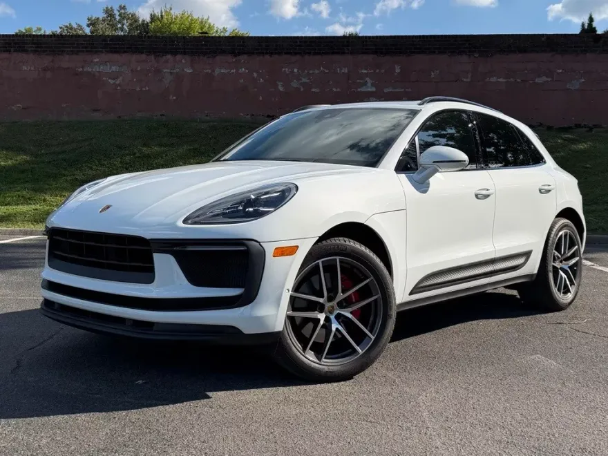 2022 Porsche Macan S photo 1