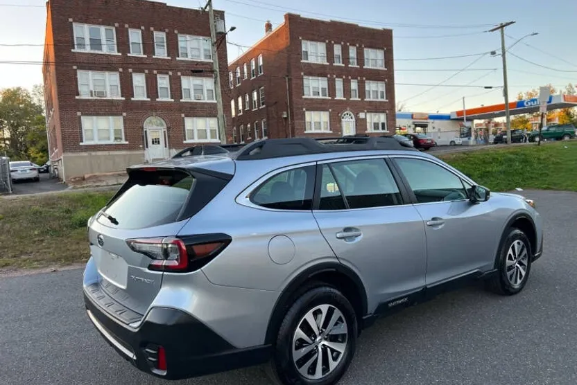 2020 Subaru Outback Base photo 1