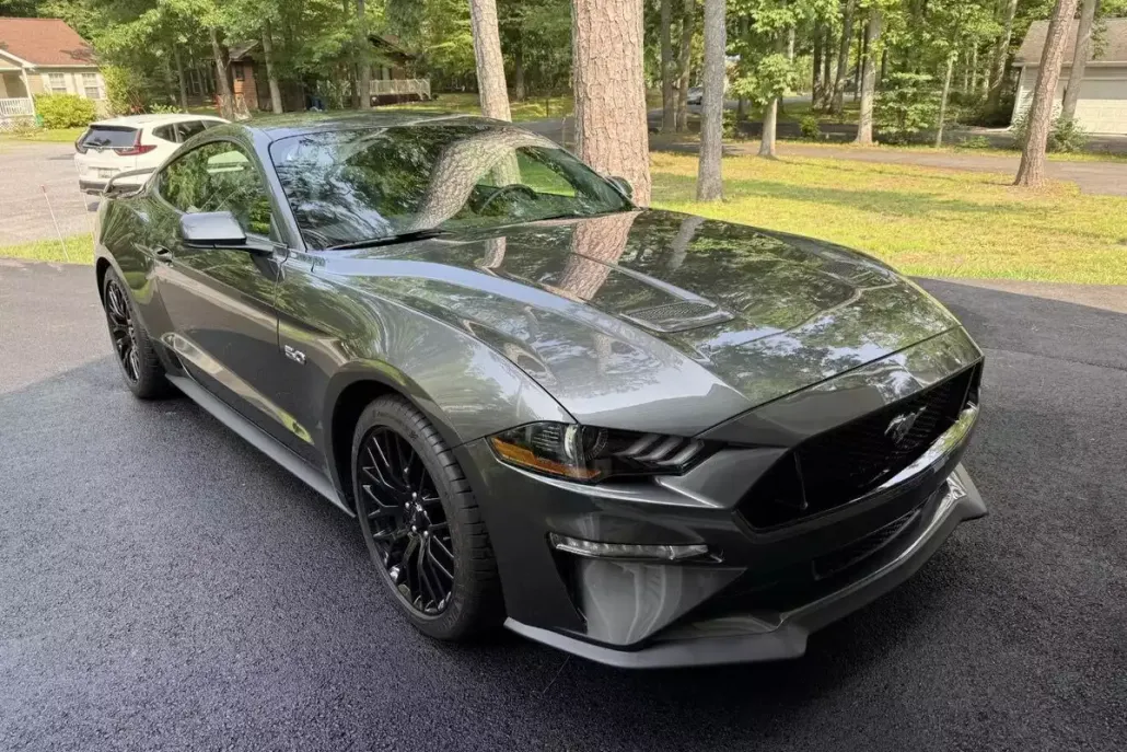 2020 Ford Mustang GT Premium photo 1