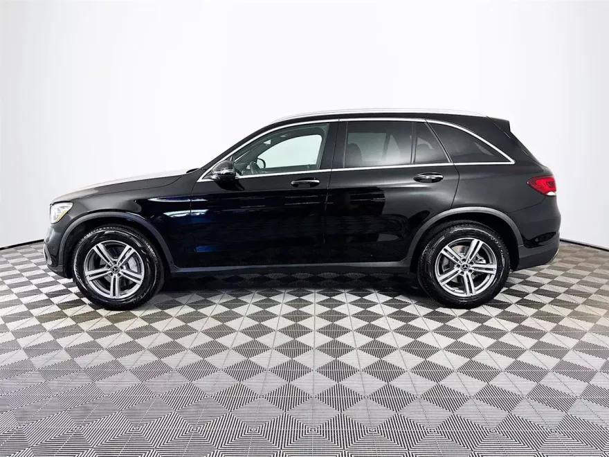 2022 Mercedes Benz GLC 300 photo 1