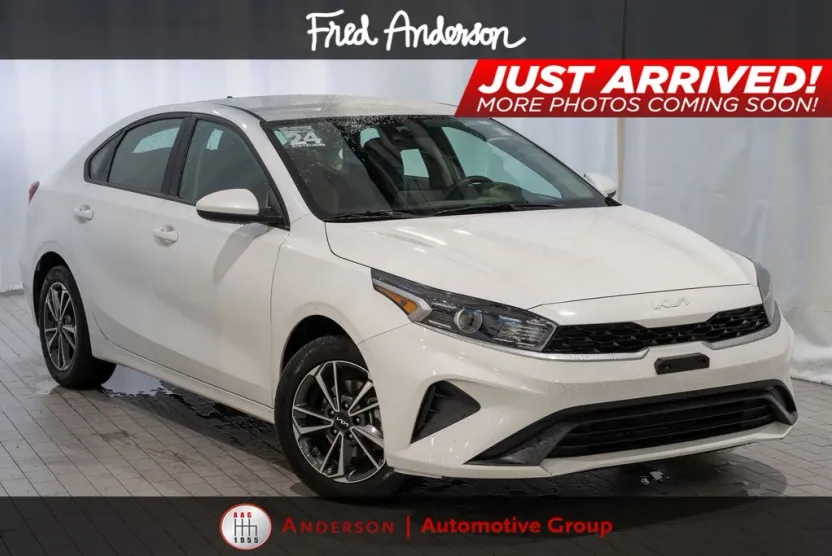 2024 Kia Forte LXS photo 1