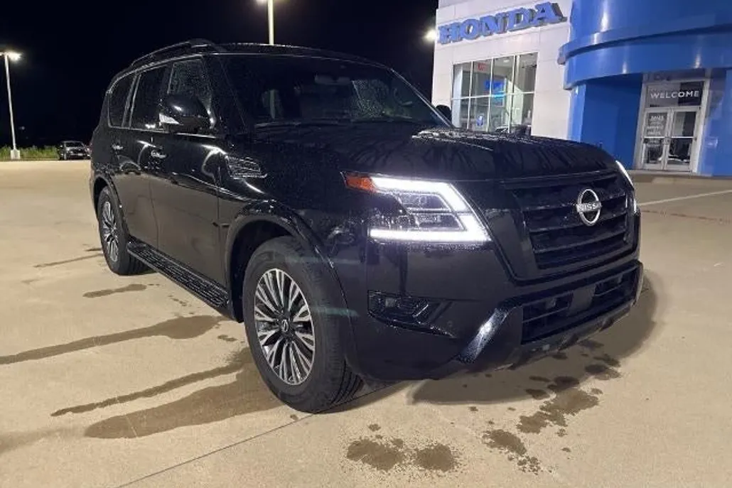 2023 Nissan Armada SL photo 1