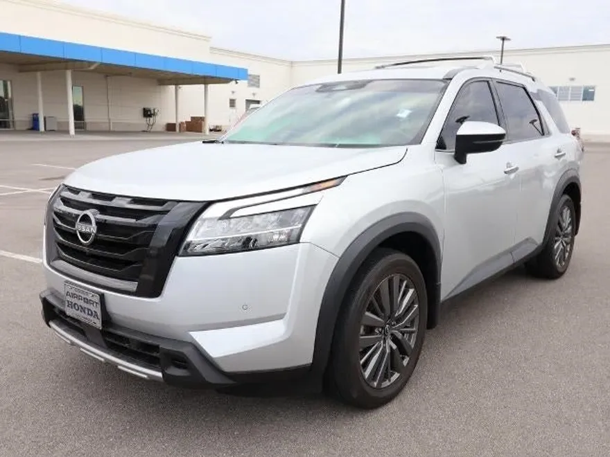 2023 Nissan Pathfinder SL photo 1