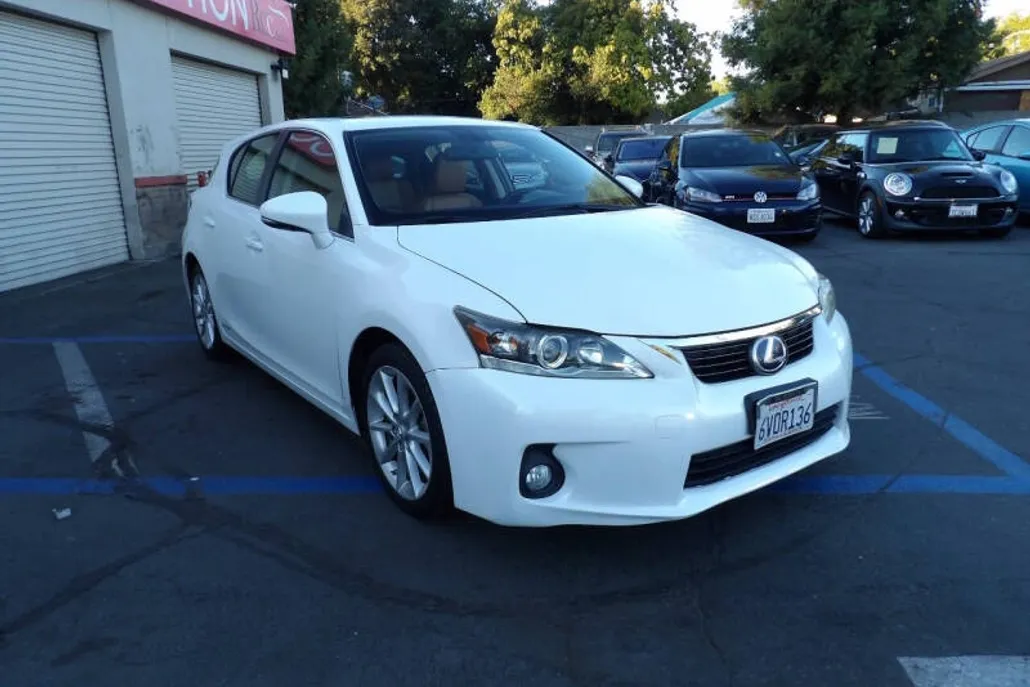 2012 Lexus CT 200h photo 1