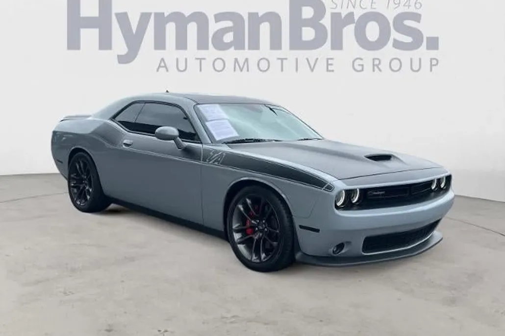 2022 Dodge Challenger R/T photo 1