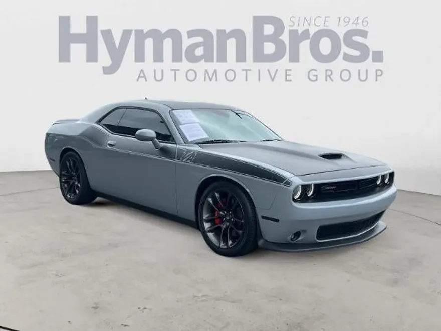 2022 Dodge Challenger R/T photo 1