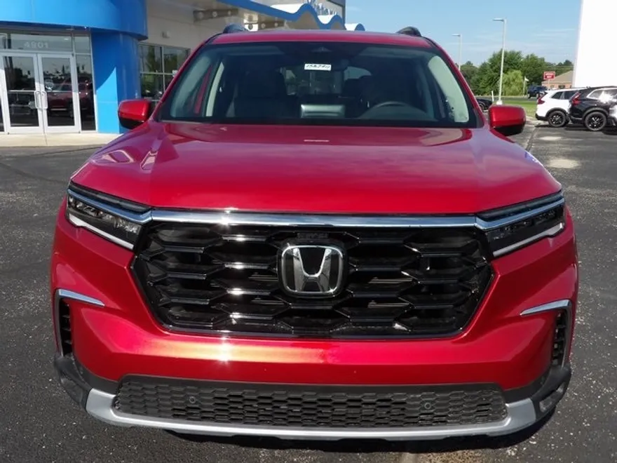 2025 Honda Pilot Touring photo 1