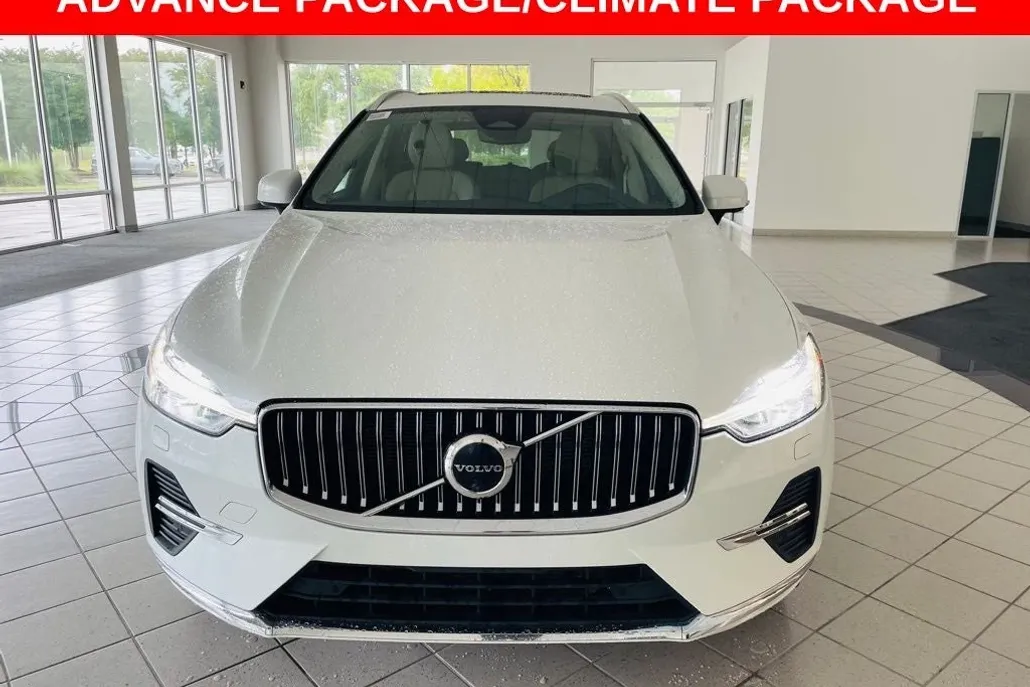 2022 Volvo XC60 Inscription photo 1