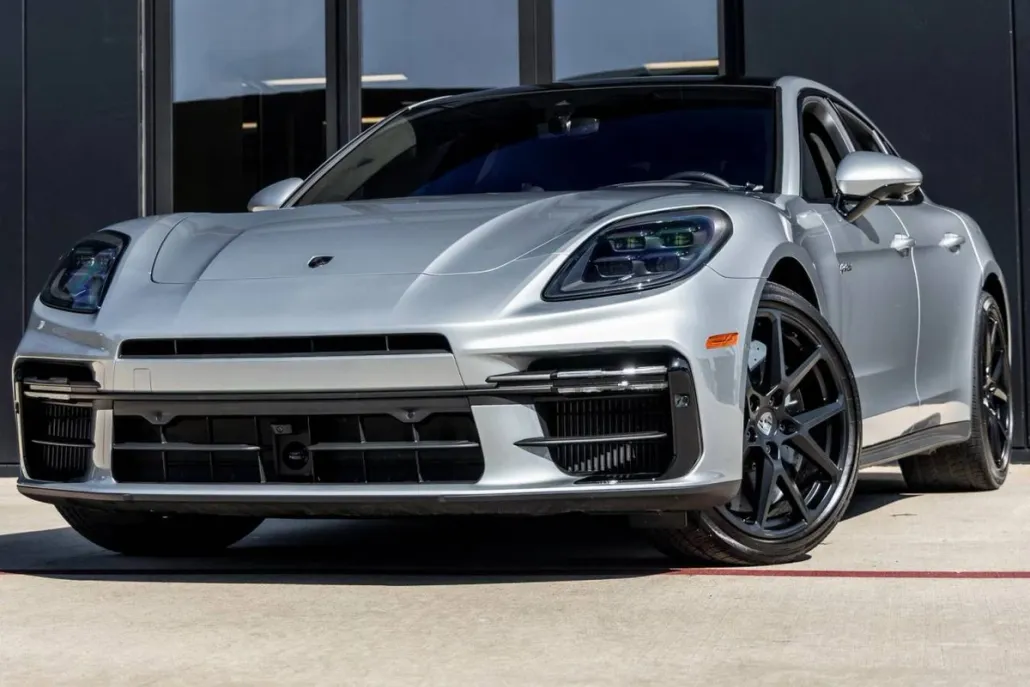2025 Porsche Panamera Turbo S E-Hybrid photo 1