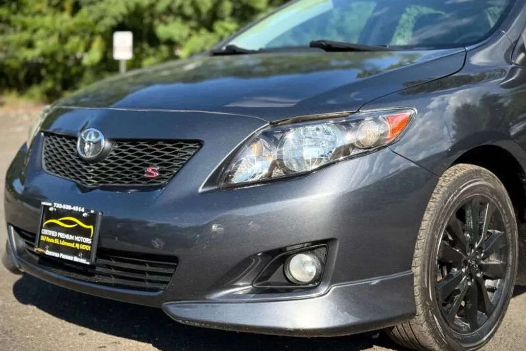 2009 Toyota Corolla photo 1
