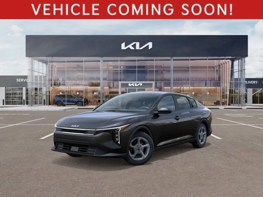 2025 Kia K4 LXS photo 1