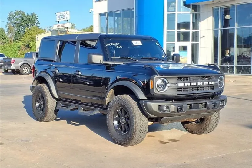 2023 Ford Bronco Black Diamond photo 1