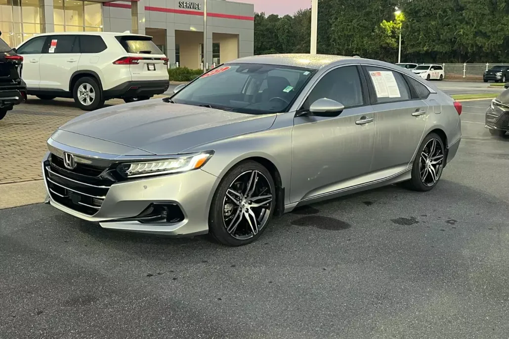2021 Honda Accord Touring photo 1