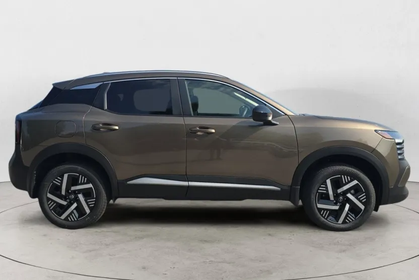 2026 Nissan Kicks SV photo 1