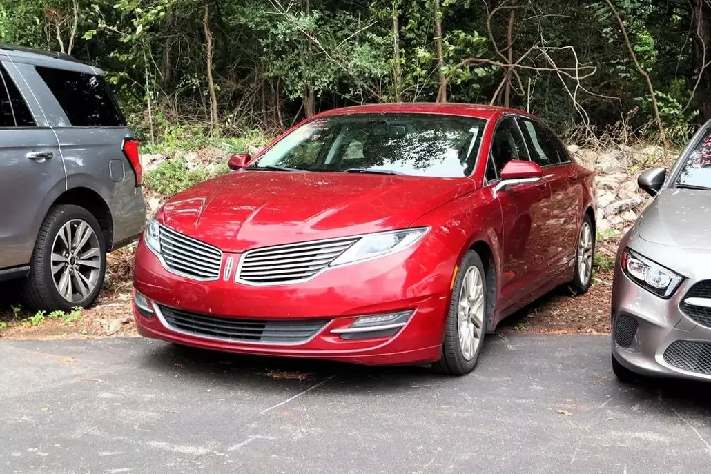 2016 Lincoln MKZ Base photo 1