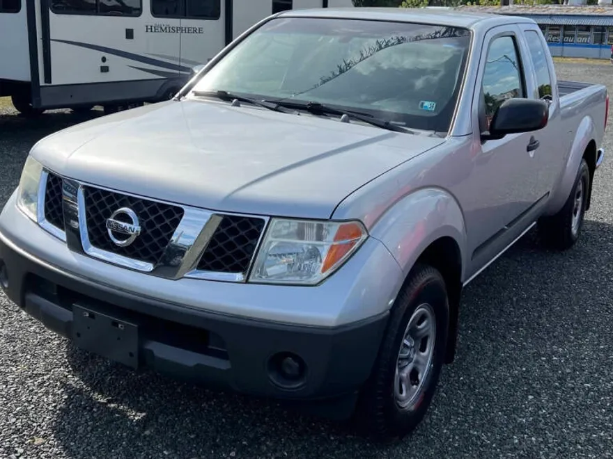 2006 Nissan Frontier XE photo 1