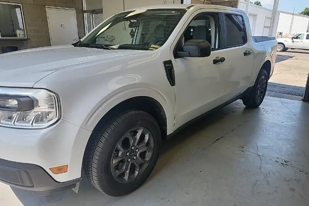 2024 Ford Maverick XLT photo 1