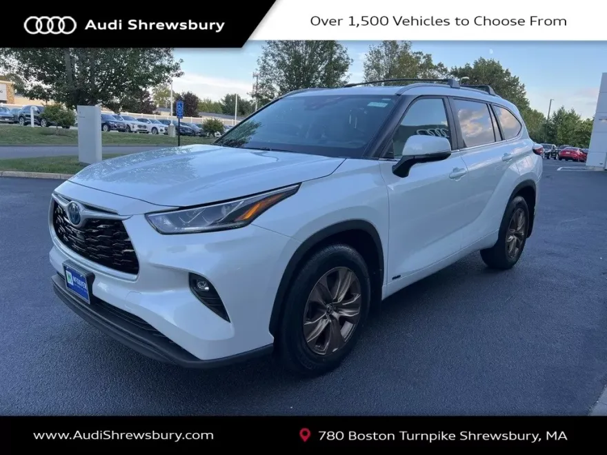 2023 Toyota Highlander Hybrid Bronze Edition photo 1