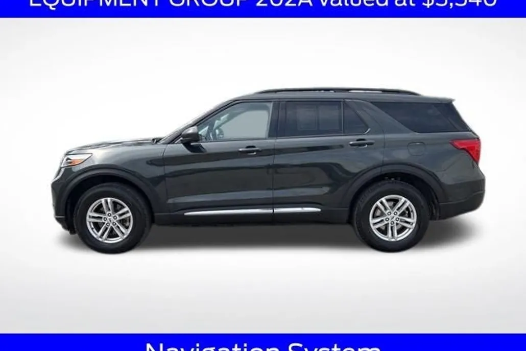2022 Ford Explorer XLT photo 1