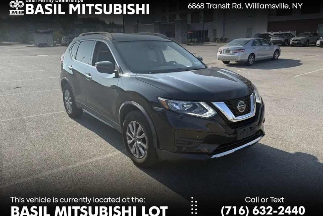 2020 Nissan Rogue SV photo 1