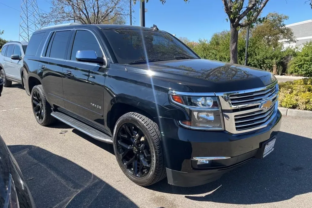 2020 Chevrolet Tahoe Premier photo 1