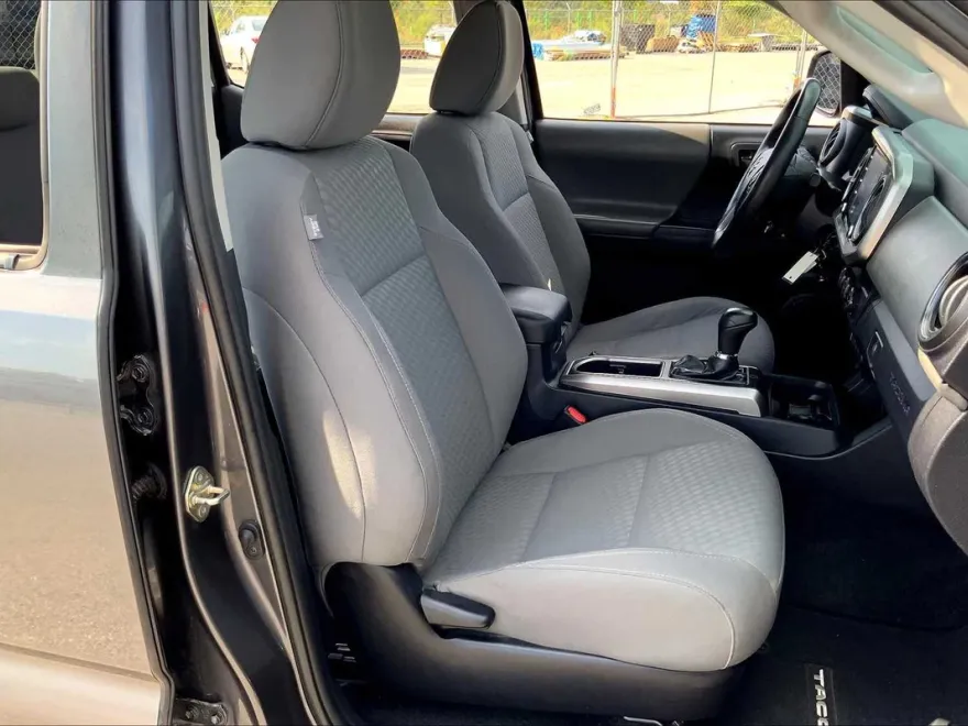 2020 Toyota Tacoma SR5 photo 8