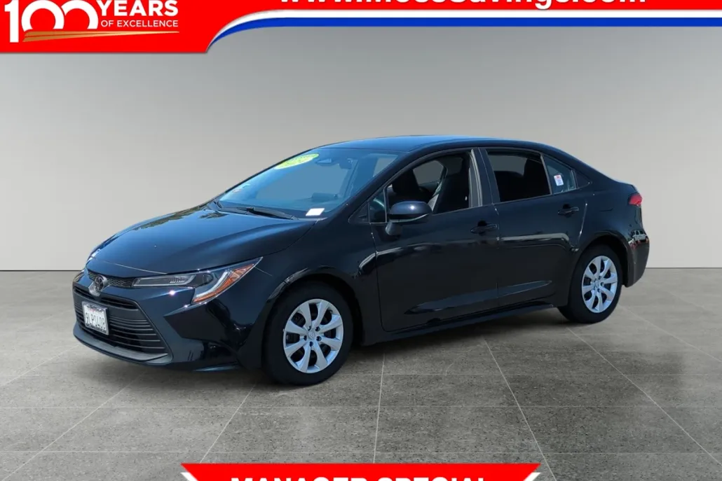 2024 Toyota Corolla LE photo 1
