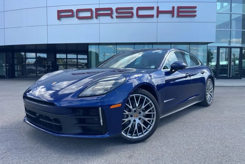 2024 Porsche Panamera 4 photo 1