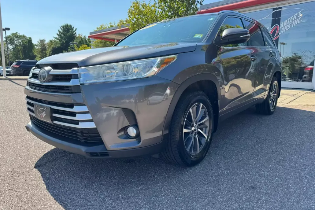 2017 Toyota Highlander XLE photo 1