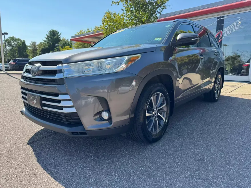2017 Toyota Highlander XLE photo 1