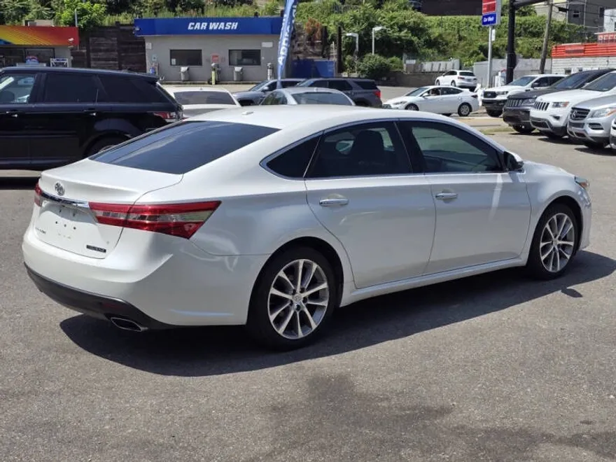 2015 Toyota Avalon XLE photo 1