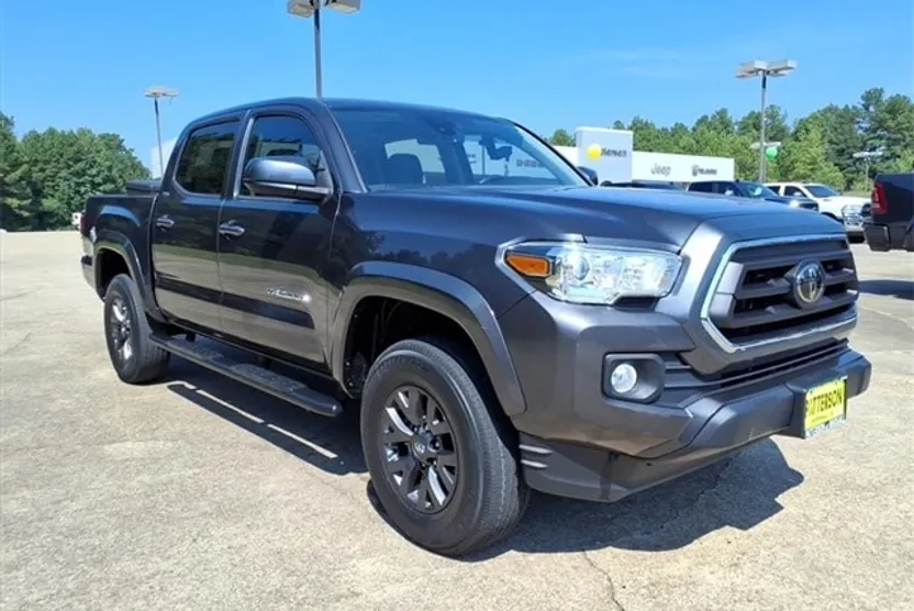 2022 Toyota Tacoma SR5 V6 photo 1