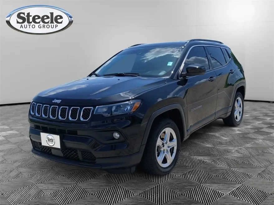 2023 Jeep Compass Latitude photo 1