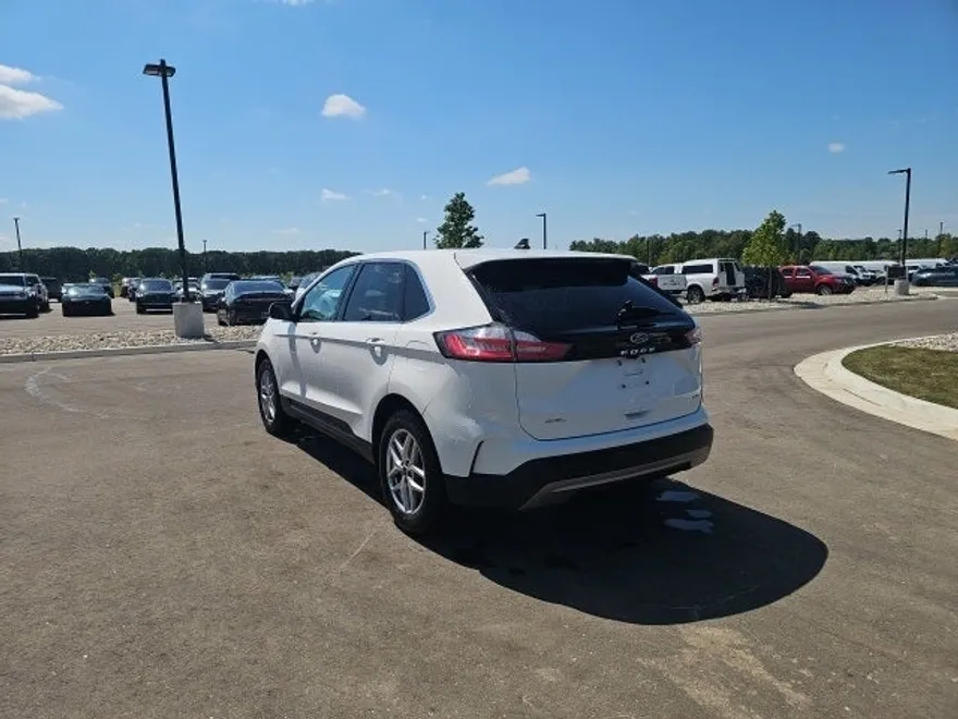 2024 Ford Edge SEL photo 1