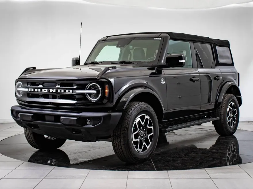 2022 Ford Bronco Outer Banks photo 1