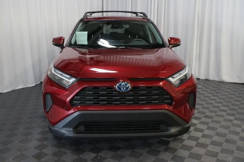 2024 Toyota RAV4 Hybrid XLE photo 1