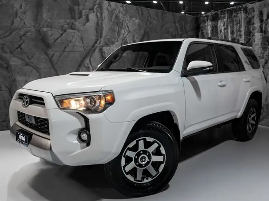 2024 Toyota 4Runner TRD Off-Road Premium photo 1