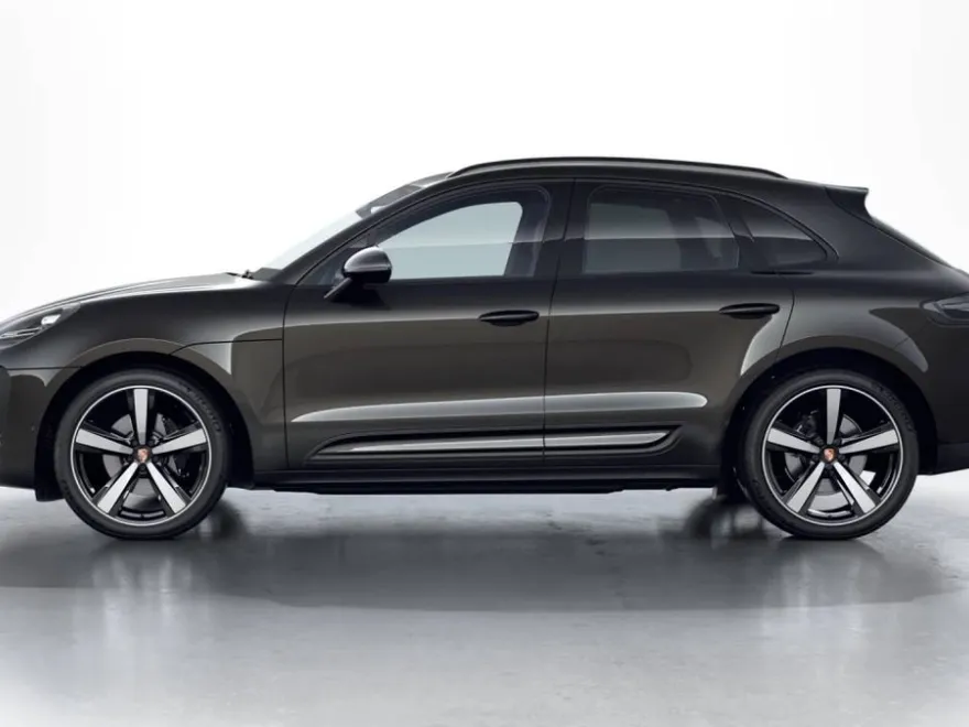 2026 Porsche Macan T photo 1