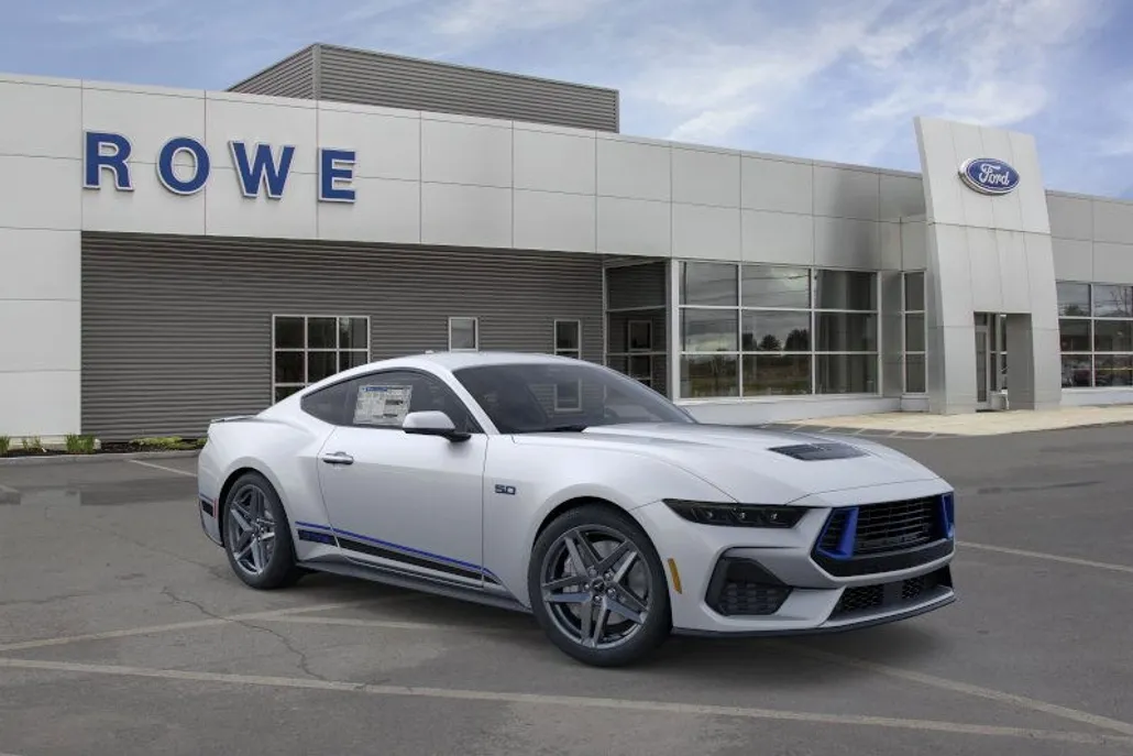 2025 Ford Mustang GT Premium photo 1