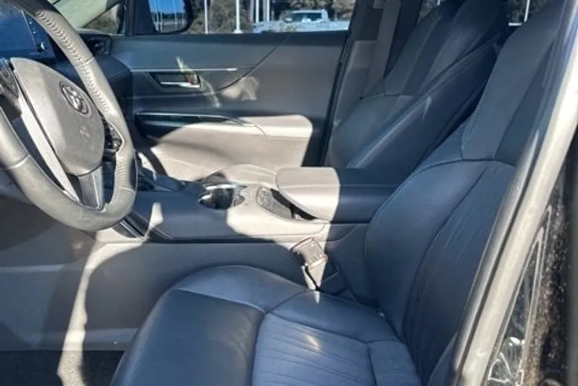 2021 Toyota Venza XLE photo 1