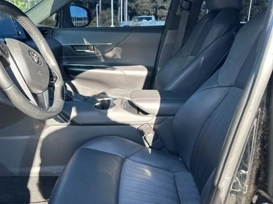 2021 Toyota Venza XLE photo 1