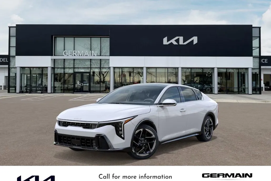 2025 Kia K4 GT-Line photo 1