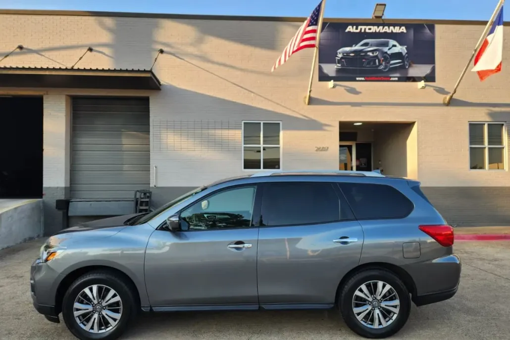 2020 Nissan Pathfinder SL photo 1