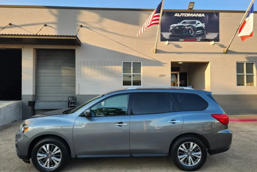 2020 Nissan Pathfinder SL photo 1
