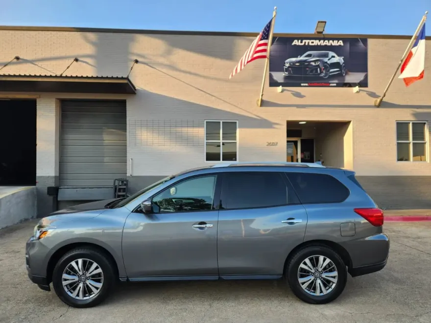 2020 Nissan Pathfinder SL photo 1