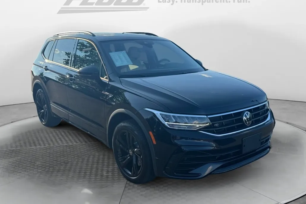 2024 Volkswagen Tiguan SE R-Line Black photo 1