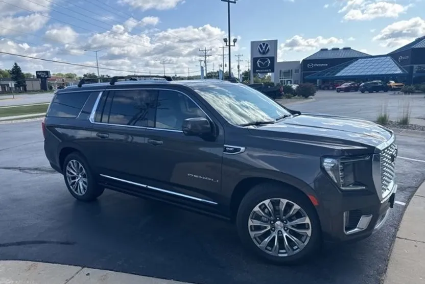 2021 Gmc Yukon XL Denali photo 1