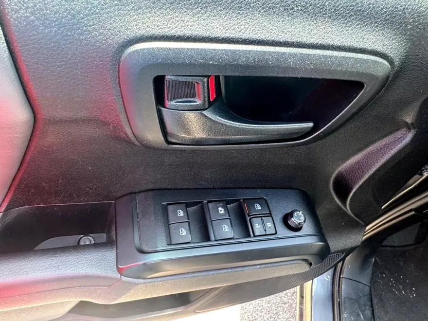 2021 Toyota Tacoma SR5 Double Cab photo 15