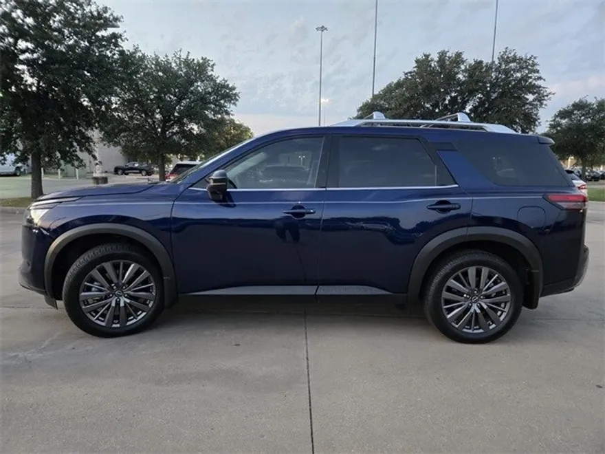 2024 Nissan Pathfinder SL photo 1