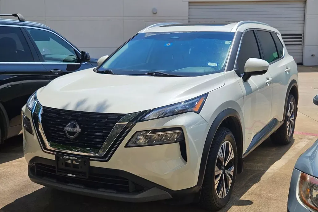 2023 Nissan Rogue SV photo 1